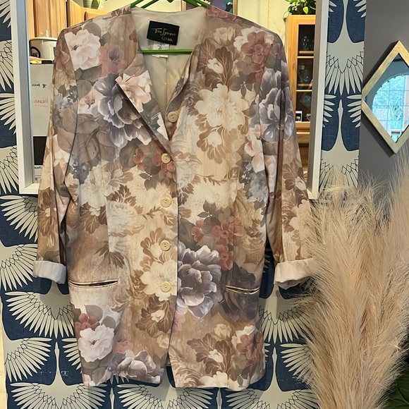 Vintage 80’s 90’s Floral Blazer - Picture 2 of 10